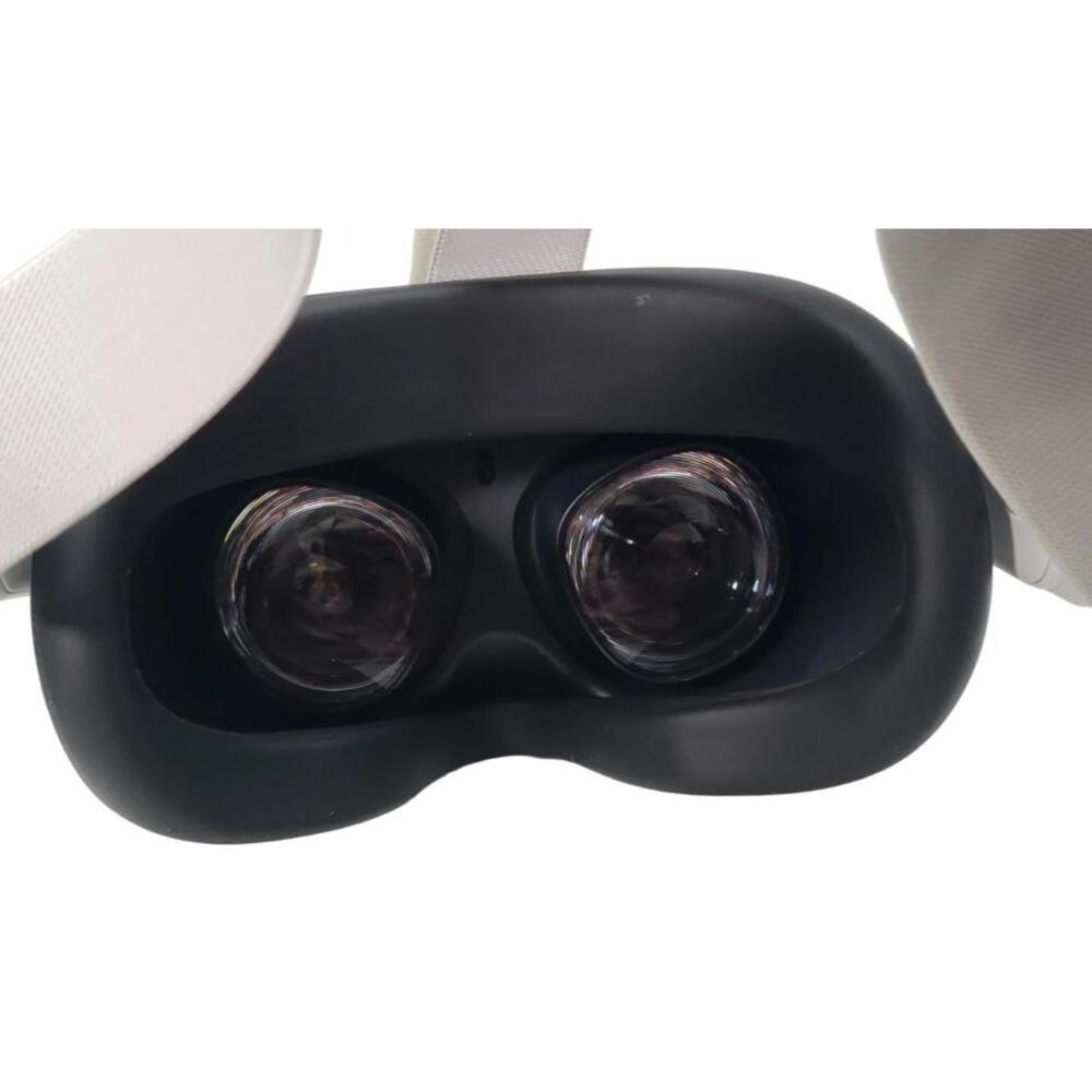 META QUEST 2 - 128GB With Box & Carry Case Only Used A Couple Times - Picture 4 of 16